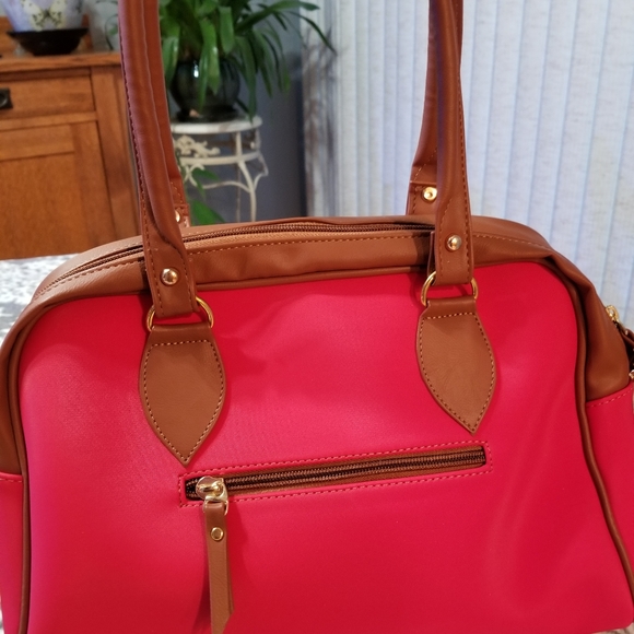 CLUTCH - Picture 2 of 3